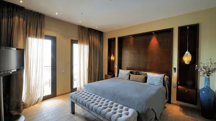 Deluxe King One Bedroom Suite 